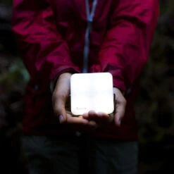 BioLite SunLight 100 Solarlicht -Geschäft für Outdoor-Campingausrüstung biolite solarlight 100 0850003383552 05 gross