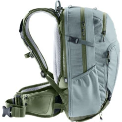 Deuter Attack SL 18 Protektorrucksack Sage/Khaki Damen, Herren -Geschäft für Outdoor-Campingausrüstung deuter attack 18 sl 3210221 2273 07 gross