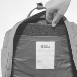 FJÄLLRÄVEN Fjällräven Kanken Rucksack Burnt Orange-Rainbow Pattern Damen, Herren -Geschäft für Outdoor-Campingausrüstung fjaellraeven kanken f23620 212 907 rainbow orange 04 gross