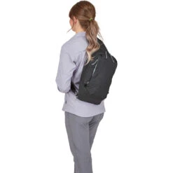 Thule Sapling Sling Rucksack Black Damen, Herren -Geschäft für Outdoor-Campingausrüstung thule sapling sling pack 3204540 black 04 gross